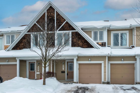 241 Meadowbreeze Drive